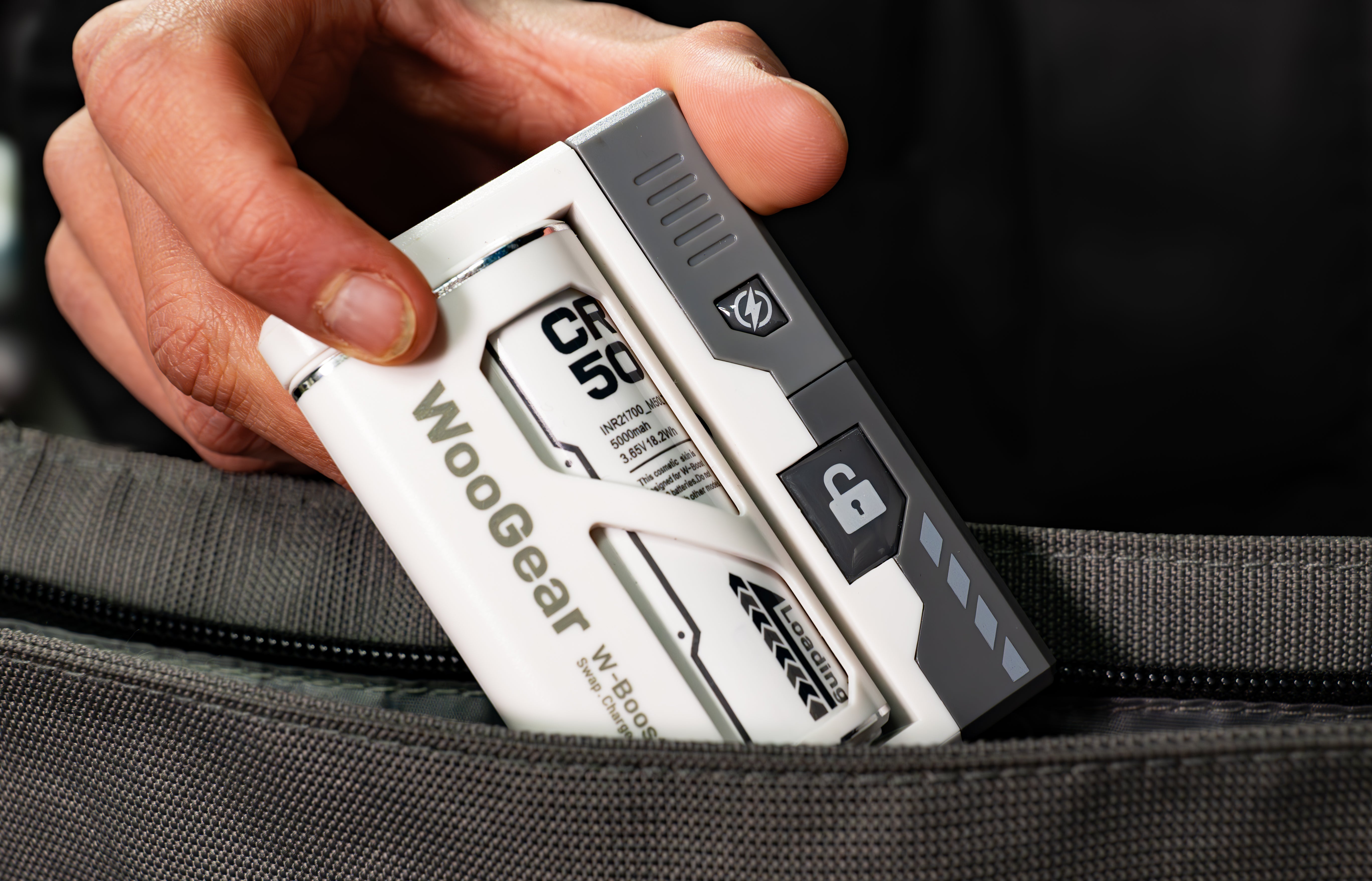 Battery Replaceable Powerbank with 21700 batteries 20000mah Max 50000mah capacity