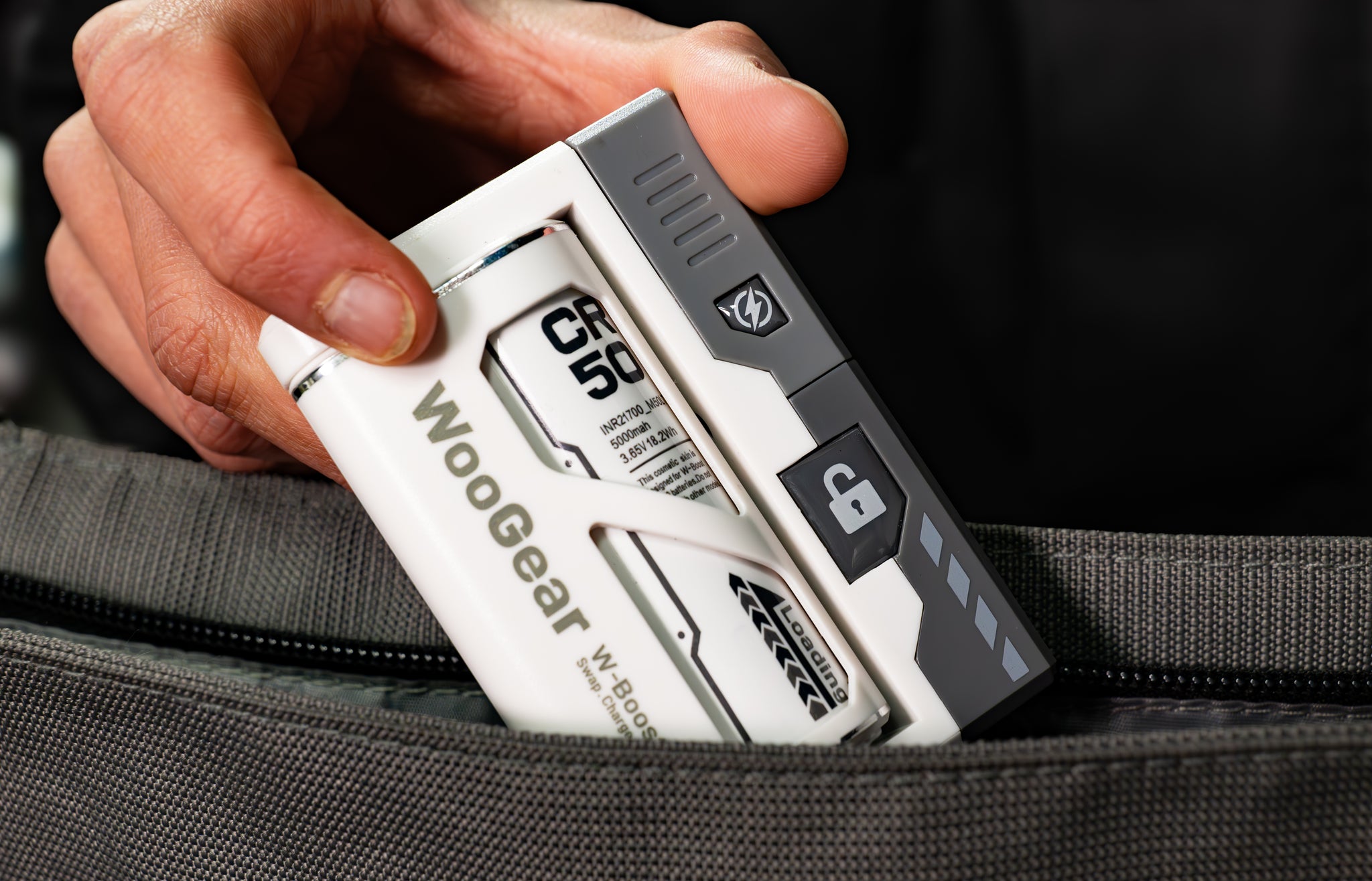 Battery Replaceable Powerbank with 21700 batteries 20000mah Max 50000mah capacity